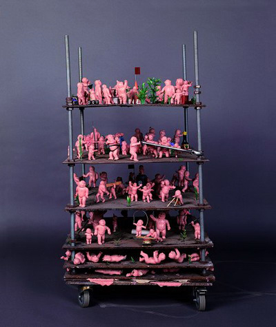 方力钧 雕塑局部 硅胶,压克力等